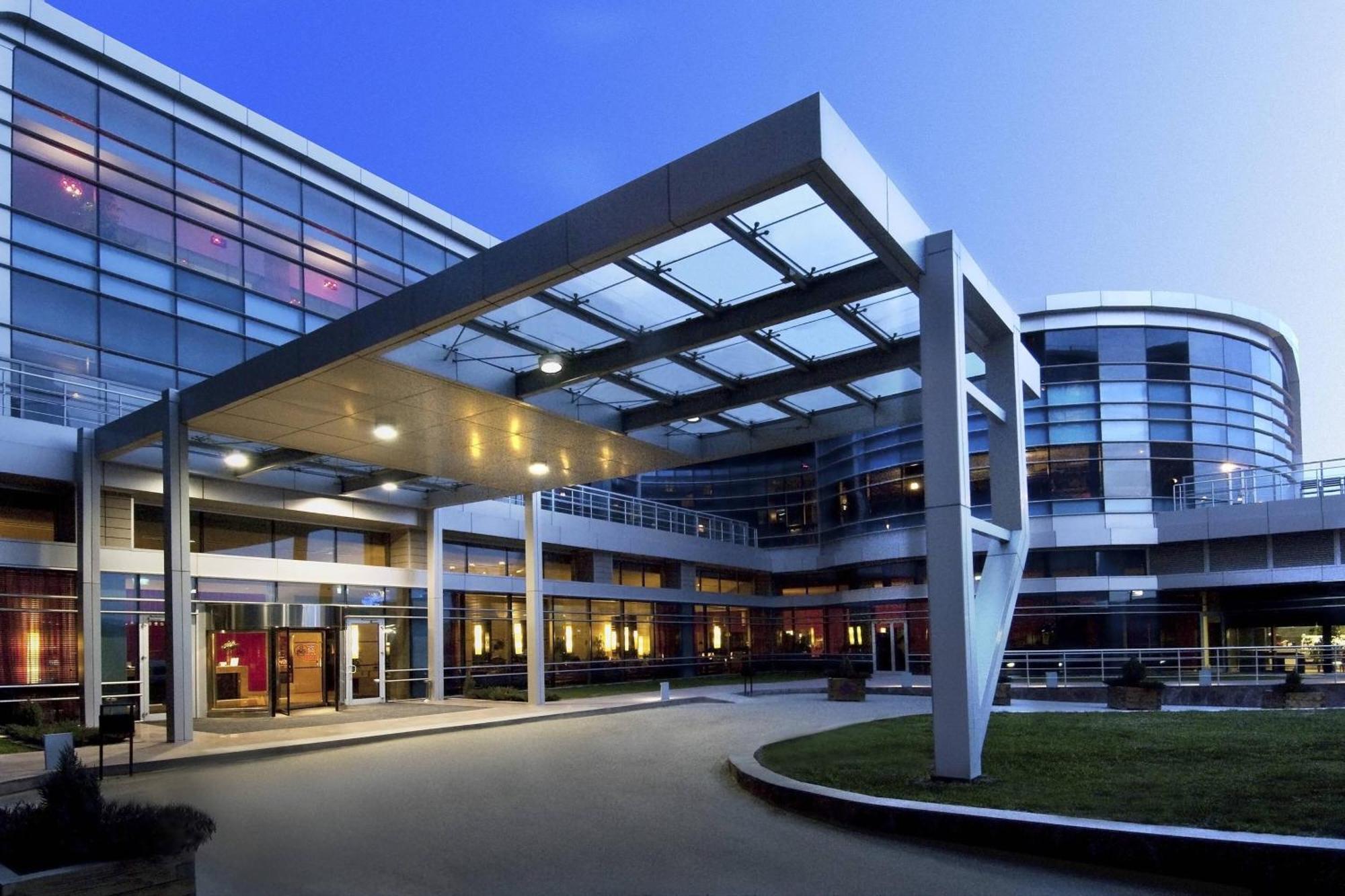 Renaissance By Crystall Atyrau Exterior photo