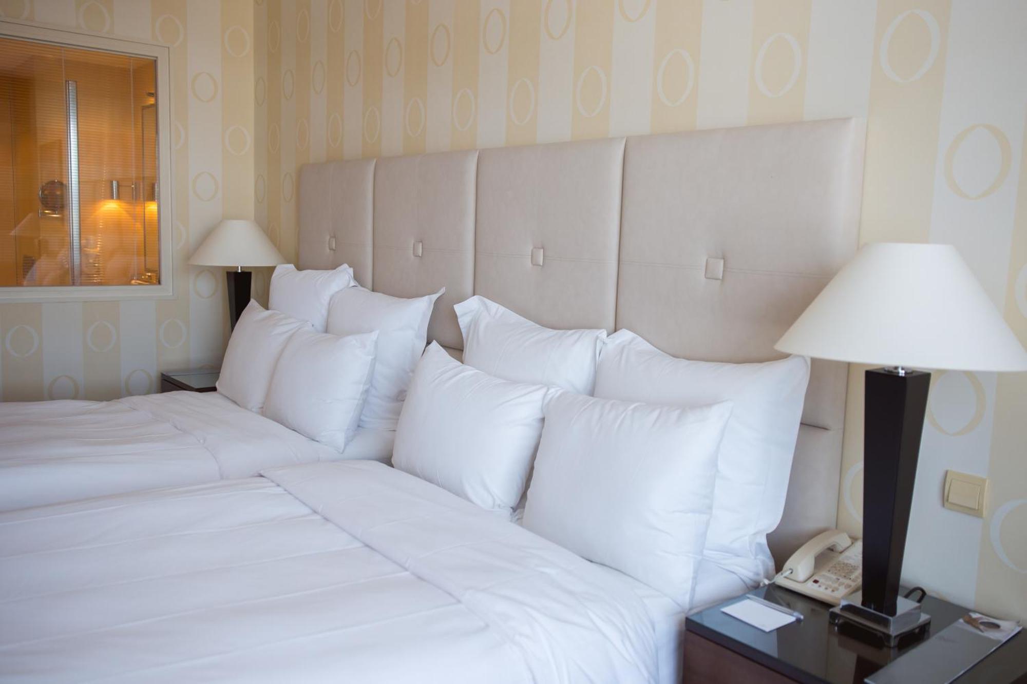 Renaissance By Crystall Atyrau Room photo